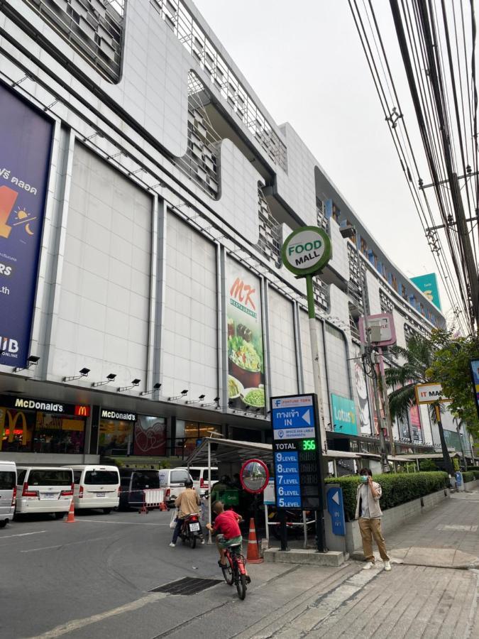 Sura Hostel Bangkok Near Mrt Phra Ram 9 Exterior foto