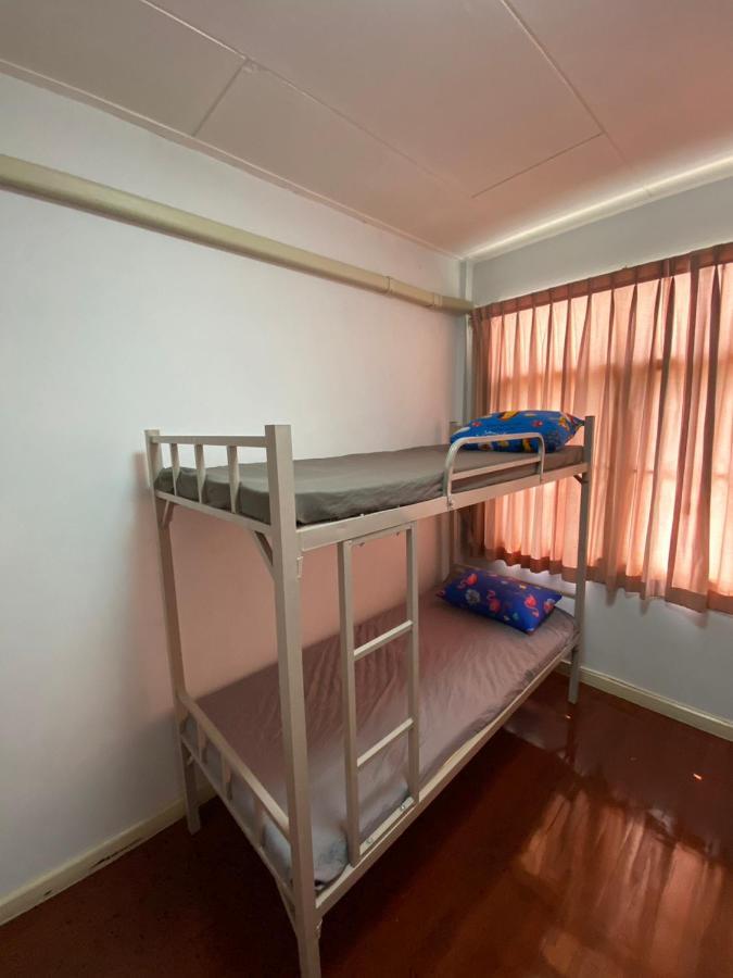 Sura Hostel Bangkok Near Mrt Phra Ram 9 Exterior foto