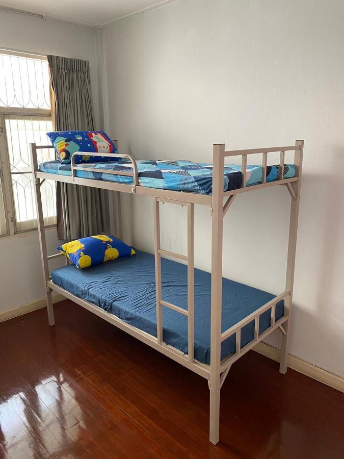 Sura Hostel Bangkok Near Mrt Phra Ram 9 Exterior foto