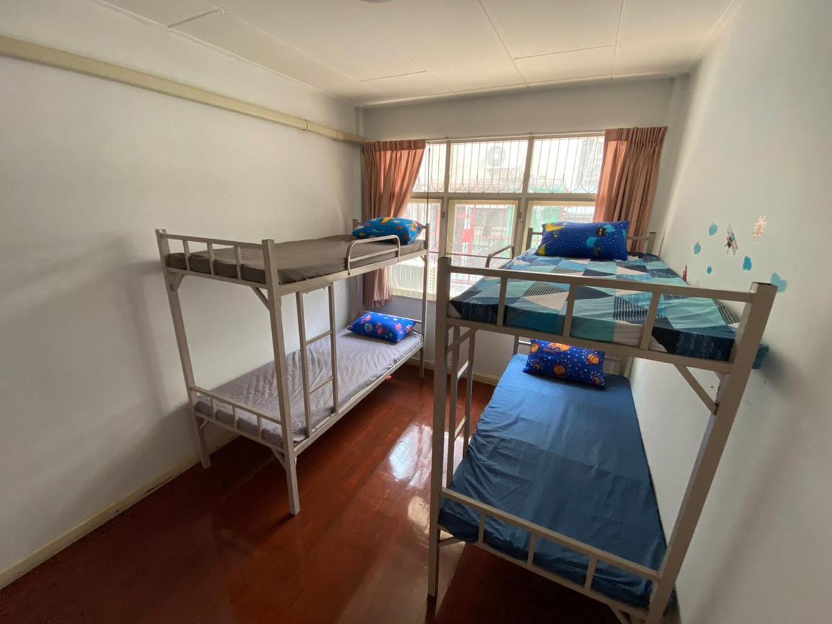 Sura Hostel Bangkok Near Mrt Phra Ram 9 Exterior foto