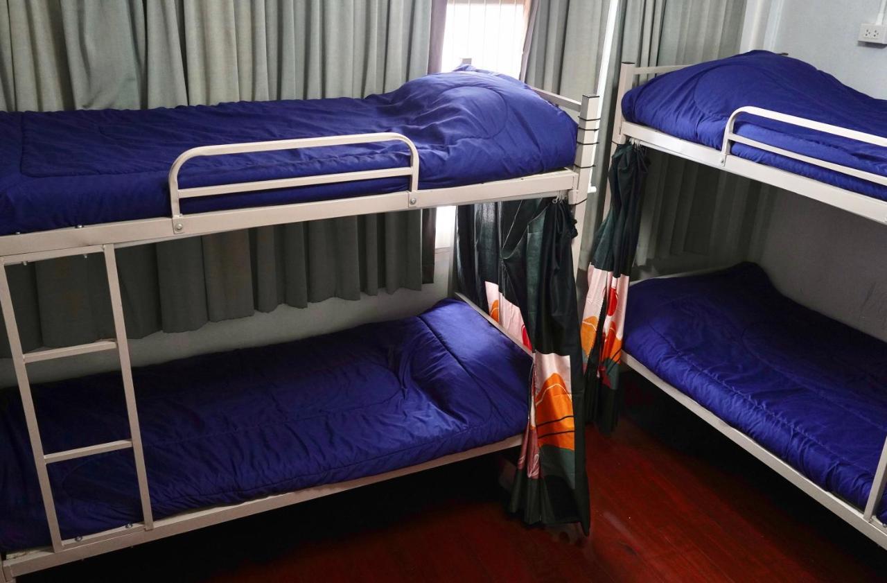 Sura Hostel Bangkok Near Mrt Phra Ram 9 Exterior foto