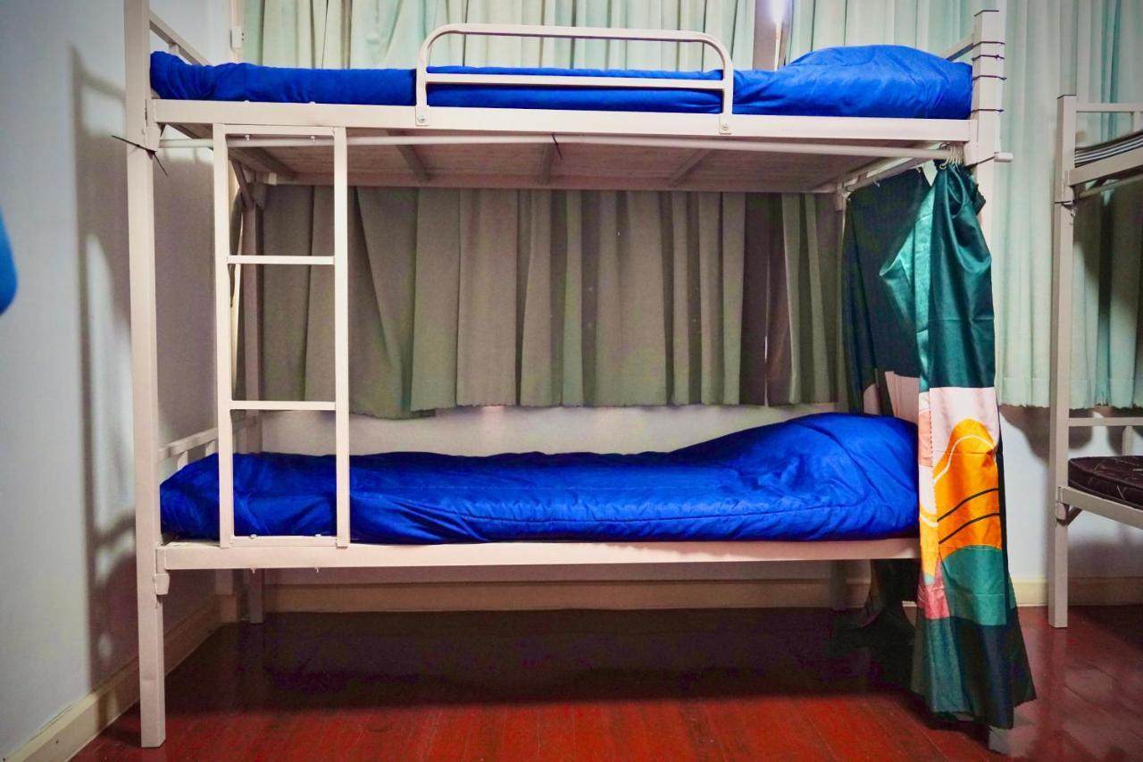 Sura Hostel Bangkok Near Mrt Phra Ram 9 Exterior foto