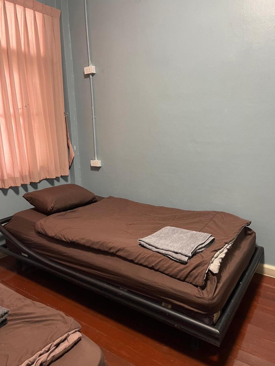 Sura Hostel Bangkok Near Mrt Phra Ram 9 Exterior foto